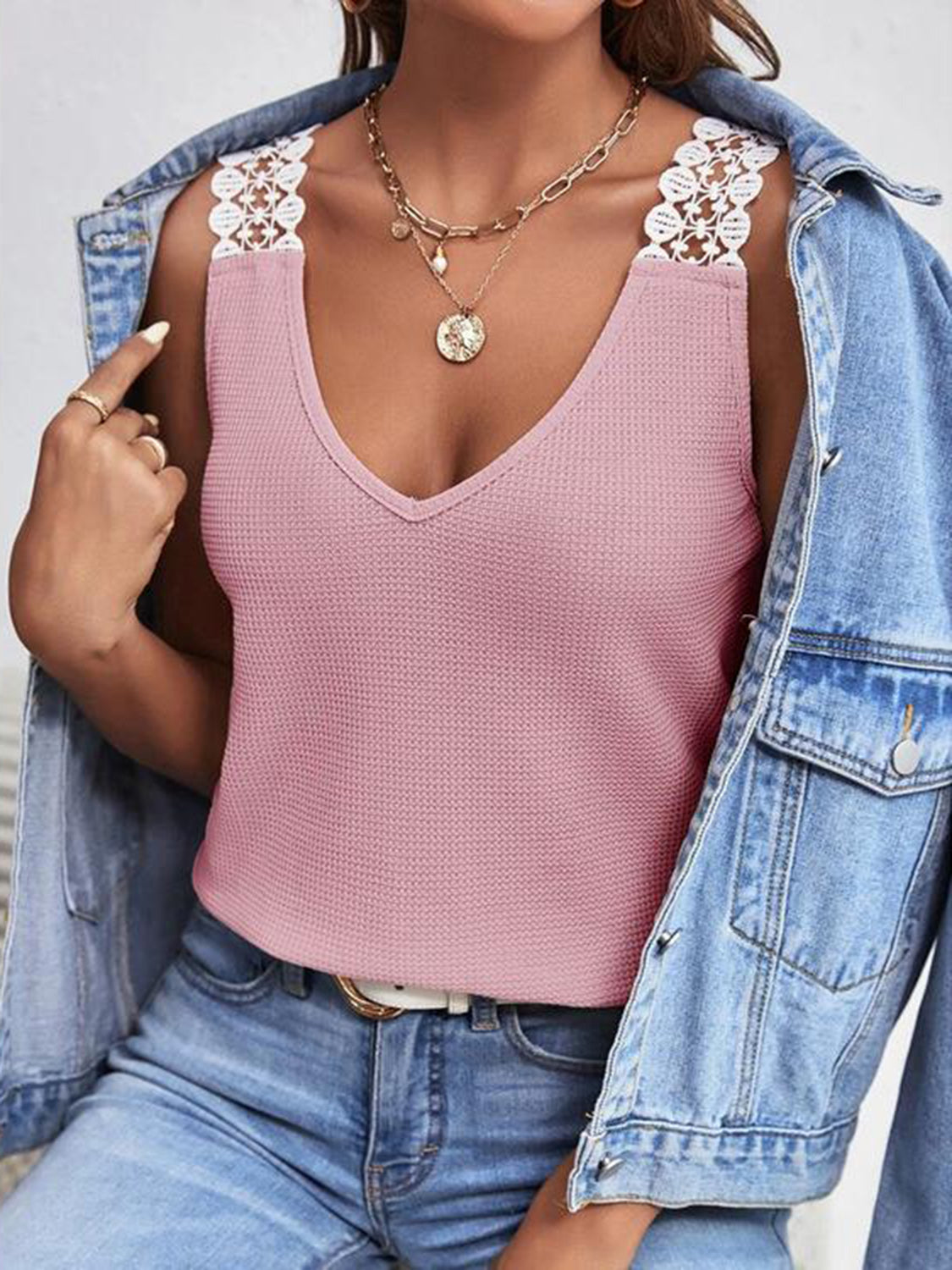  Lace V-Neck Sleeveless Top